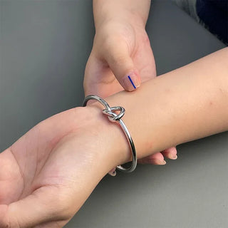 Twisted Round Bangle