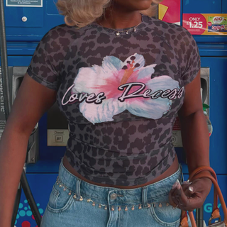 Crewneck short sleeve leopard print top