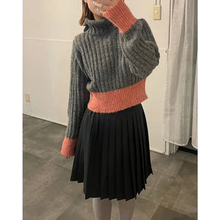 Ribbed two-tone turtleneck knit
