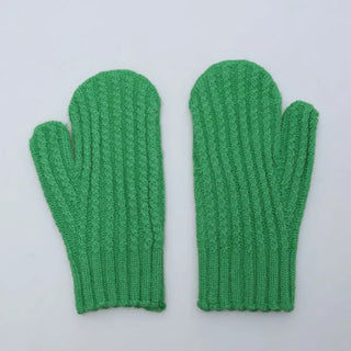 Cable knit gloves