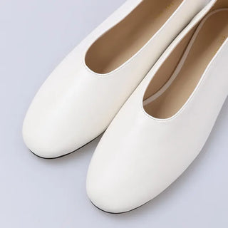 Basic flat shoes