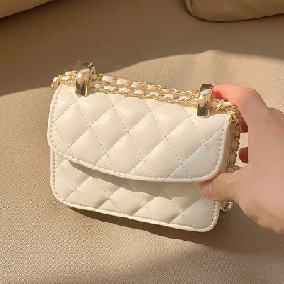Quilted mini chain shoulder bag