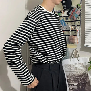 Simple two-tone striped T-shirt