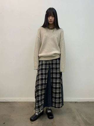 NEVERSEEZ Minimalist Soft Round Neck Sweater