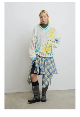 CONP Graphic V-neck Sweater (White)