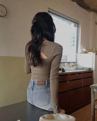 Back Point Slit Slim T-Shirt