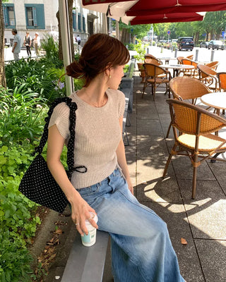 Side-string half-sleeve knit