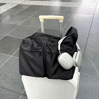 Big pocket shoulder bag
