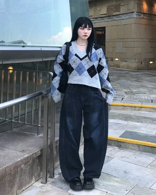 V-neck argyle pattern loose knit