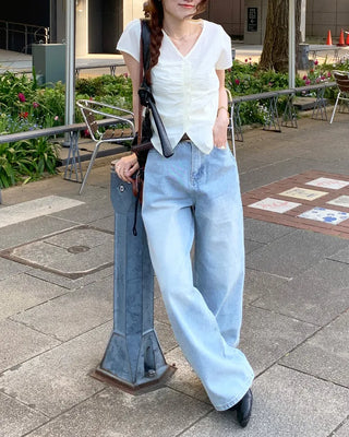 Wide-leg denim jeans with rear pockets
