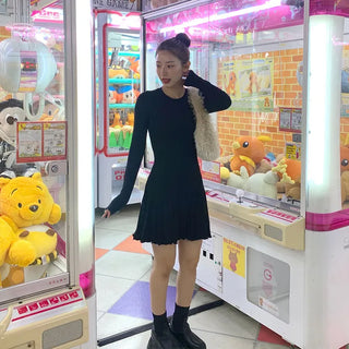 Long-sleeved frill dress