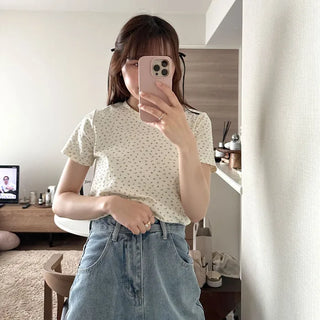 Flower pattern T-shirt