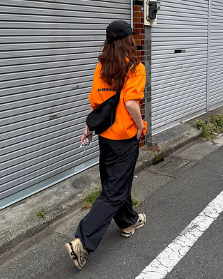 Drawstring shoulder bag