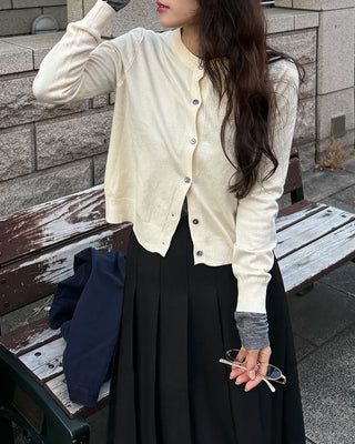 Round neck cardigan