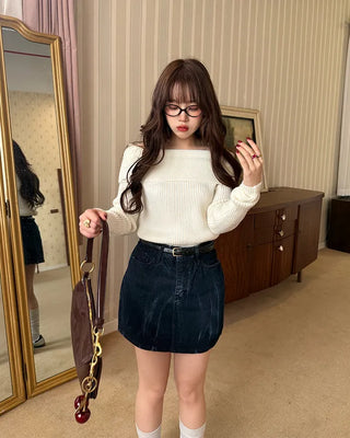 Off-shoulder loose-fit knit