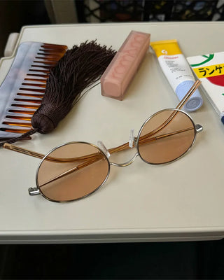 Oval frame sunglasses