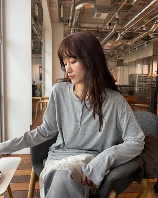 Half-open long T-shirt