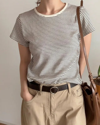 White ribbed border half-sleeve T-shirt