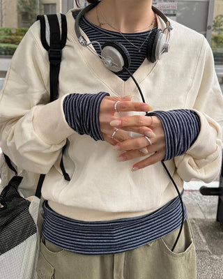 V-neck oversized sweatshirt