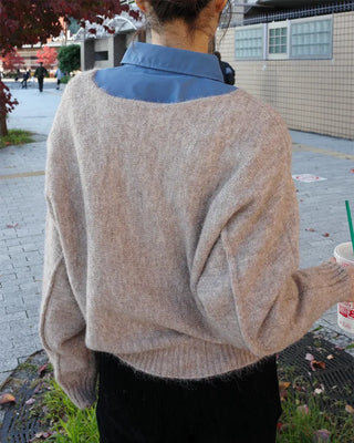 V-neck loose-fitting knit cardigan