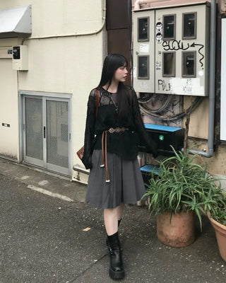 Sleeveless perforated knit set with belt