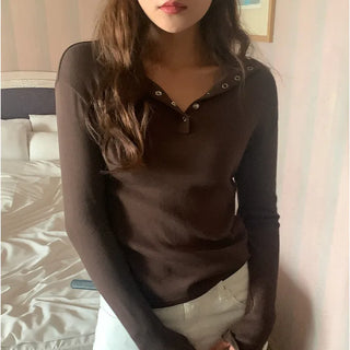 Button-layered turtleneck