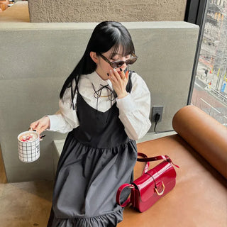 U-buckle shoulder bag