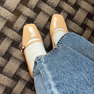 Basic flat shoes