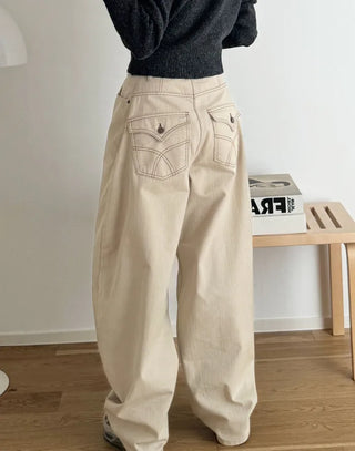 Back pocket curved cotton pants