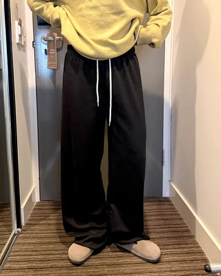 Wide sweatpants