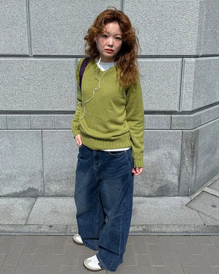 V-neck loose-fit knit