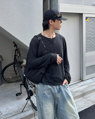 Big buckle shoulder bag