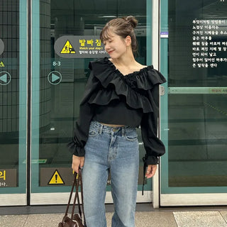 V-neck frill blouse