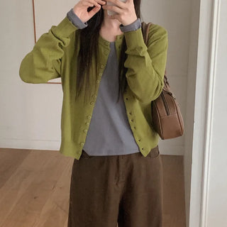 U-neck long-sleeved T-shirt