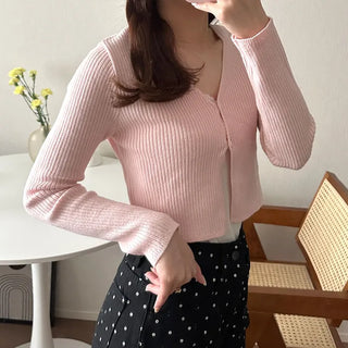 2-button V-neck cardigan