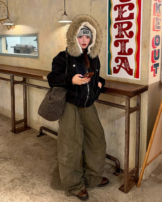 Curved Line Cargo Band Pants