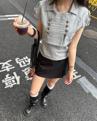 Button motif T-shirt