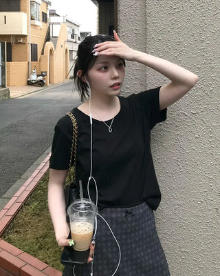 Basic round neck T-shirt
