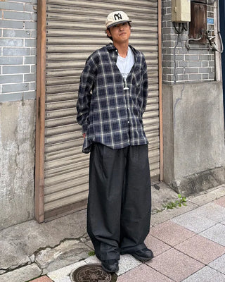 Two-pleat wide-leg pants