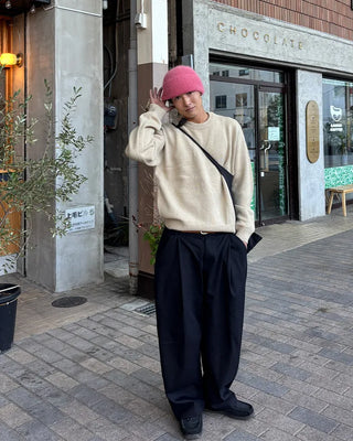 Simple round-neck knit