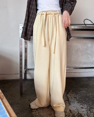 Wide-leg pants with waist ribbon