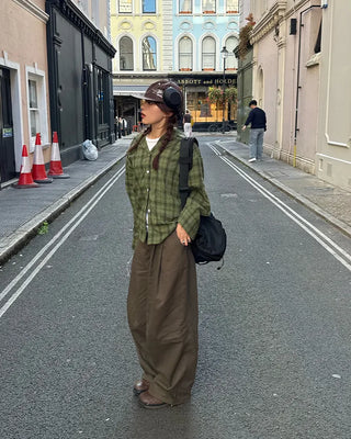 Cotton two-pleat wide-leg pants with key loop.