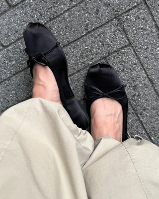 Satin ribbon flat shoes