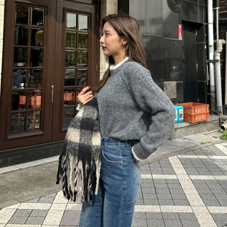 Two-tone raglan knit