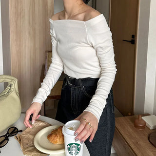 Slim-fit off-shoulder t-shirt