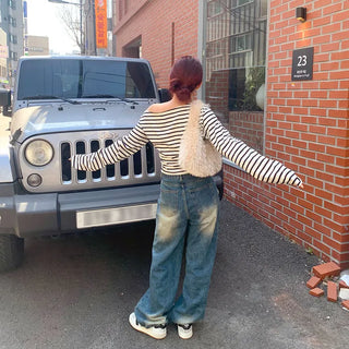 Striped off-shoulder T-shirt