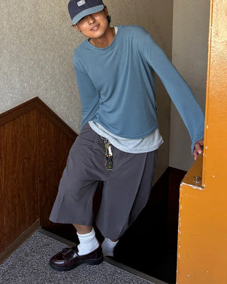 Unisex Bermuda shorts with tuck loops