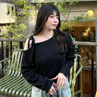 Strap-unbalanced shoulder knit
