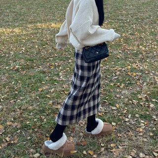 Checkered long skirt