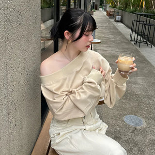 One-shoulder cropped sweatshirt